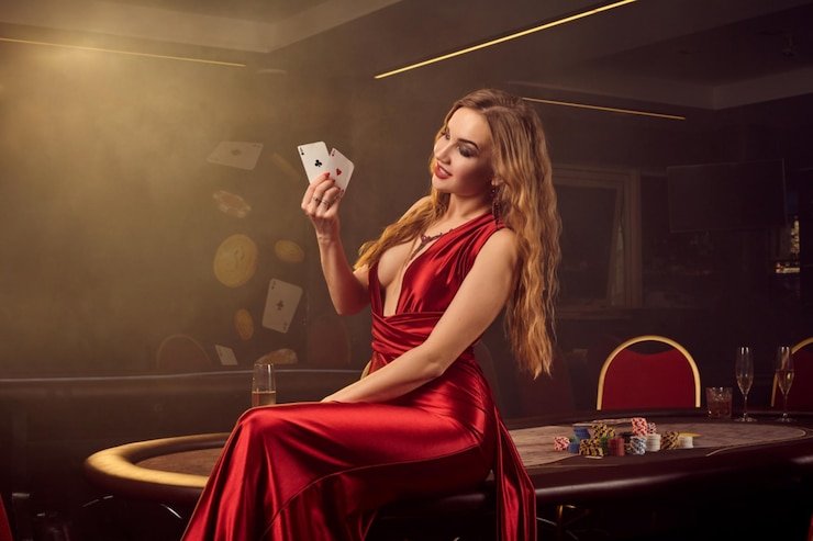 Tangan Teen Patti dengan tiga kartu dan informasi ranking